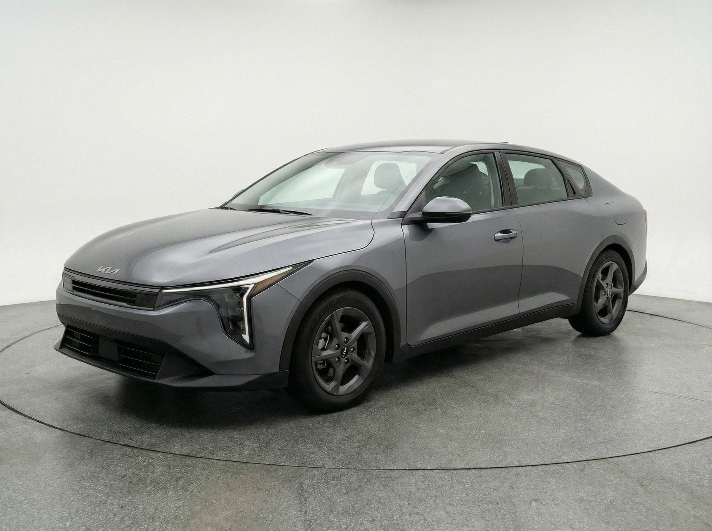 Used 2025 Kia K4 LXS image 3