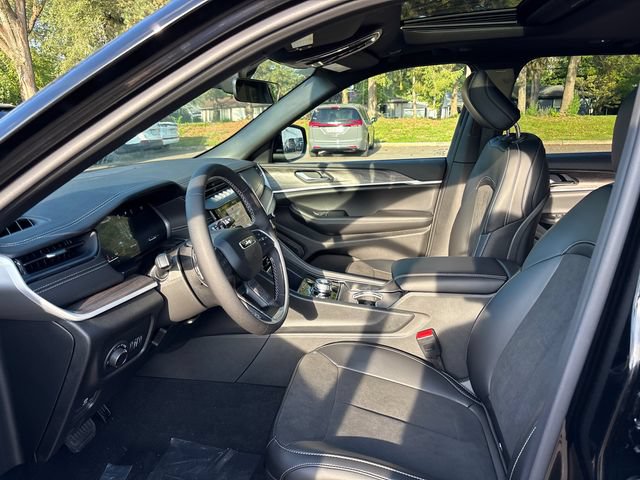 New 2027 Jeep Grand Cherokee Altitude AWD/4WD image 6