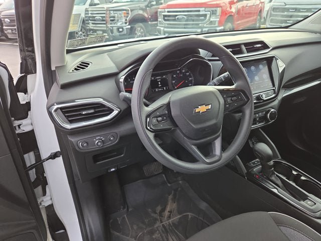 Used 2023 Chevrolet TrailBlazer LT w/ Convenience Package AWD/4WD image 8