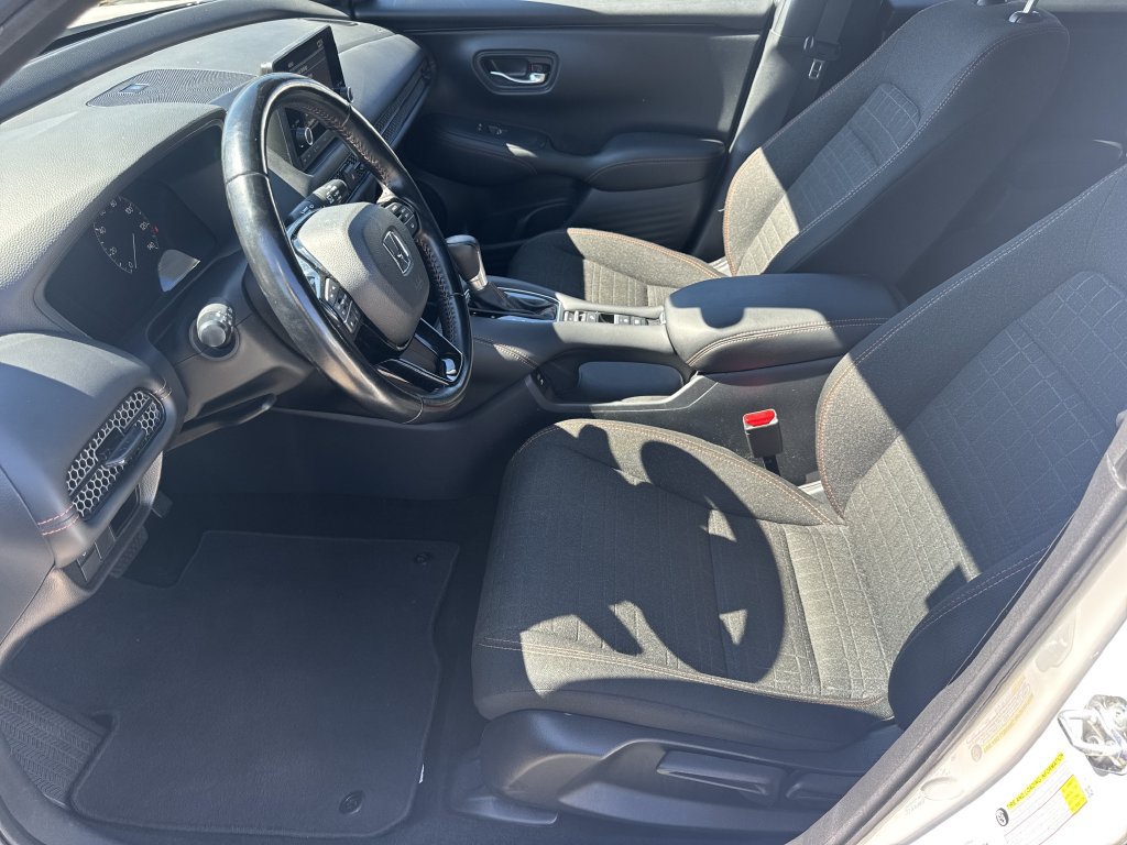 Used 2025 Honda HR-V Sport image 9