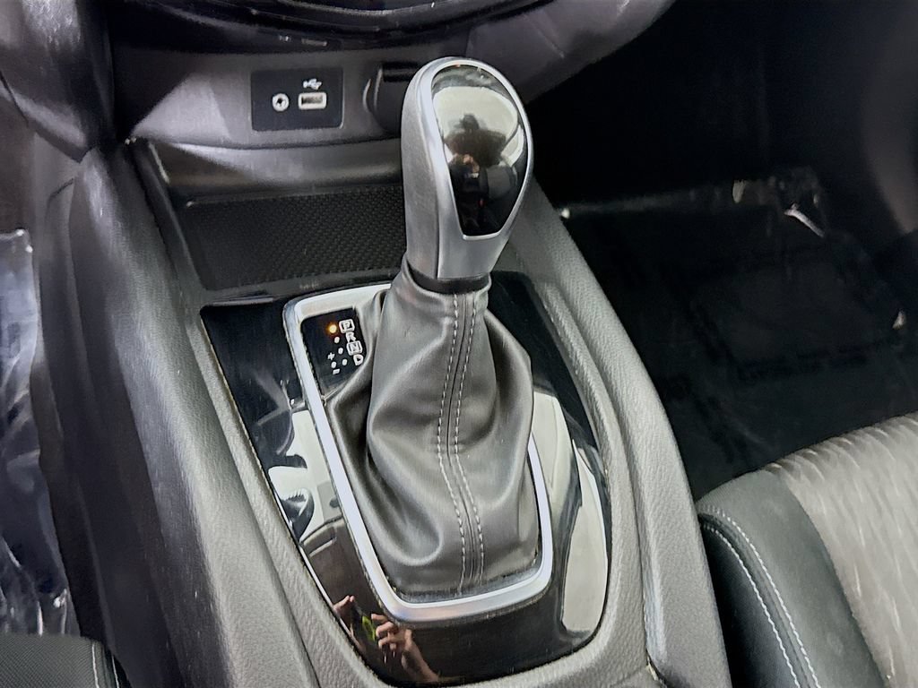 Used 2020 Nissan Rogue S FWD image 8