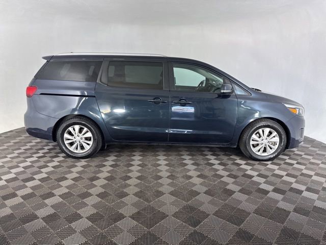 Used 2017 Kia Sedona LX w/ LX Essentials Premium Package FWD image 6
