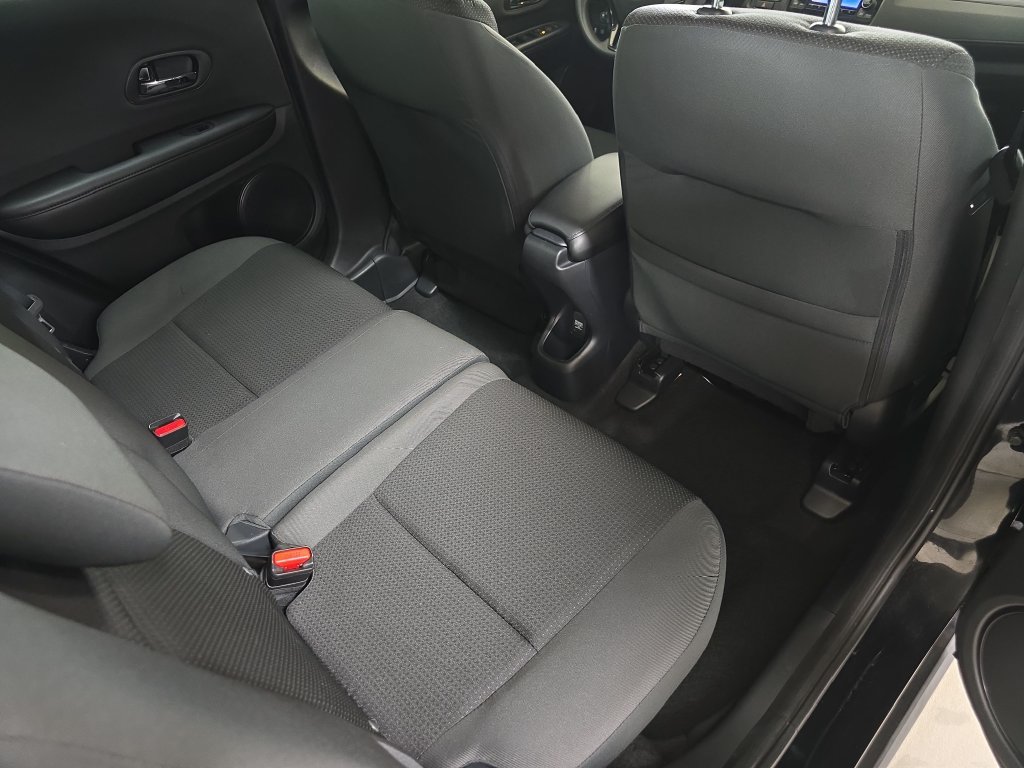 Used 2022 Honda HR-V LX image 16