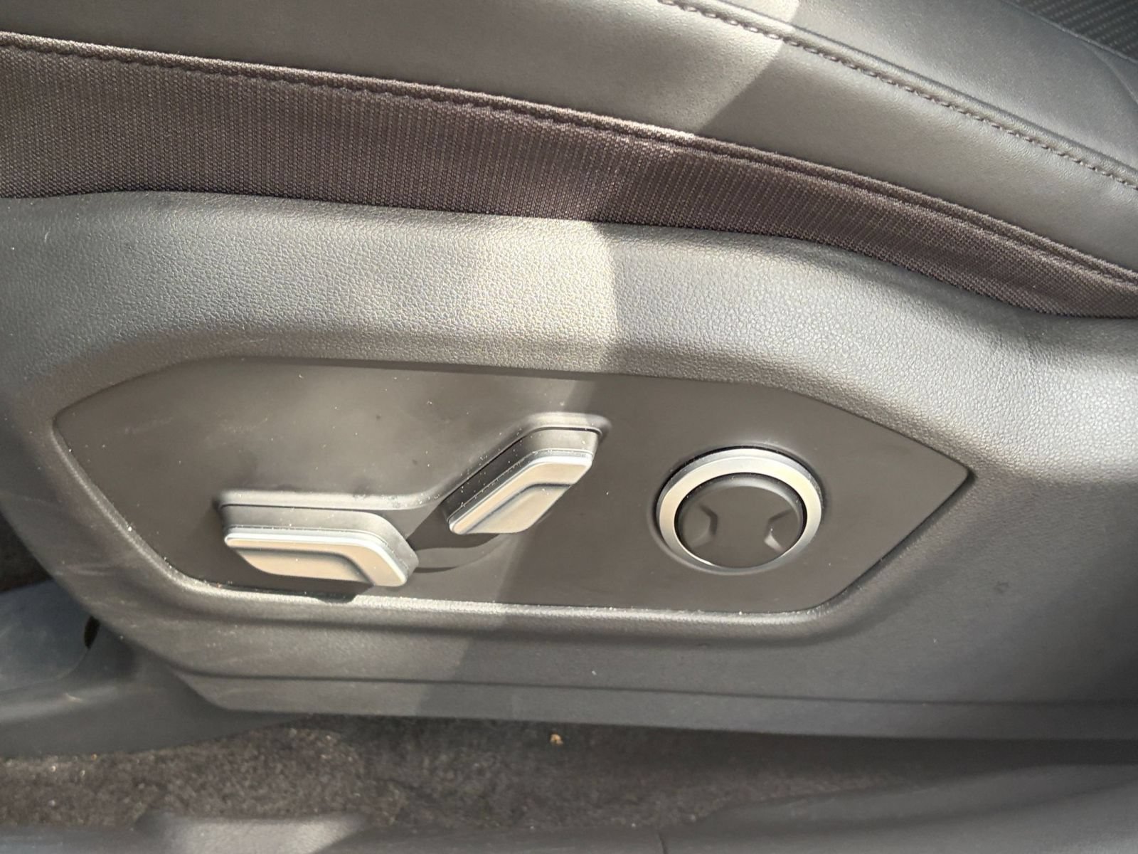 Used 2026 Hyundai Santa Fe SEL FWD image 22
