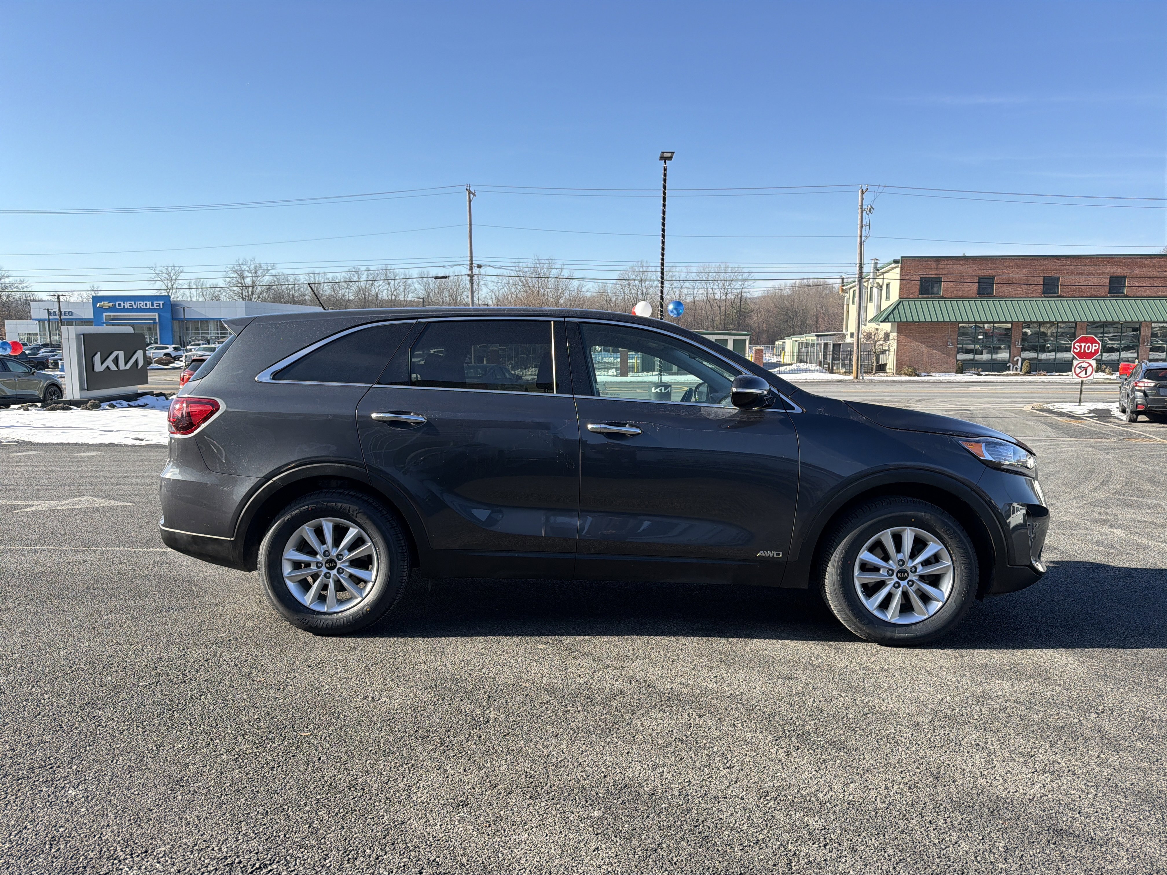 Used 2019 Kia Sorento LX image 4
