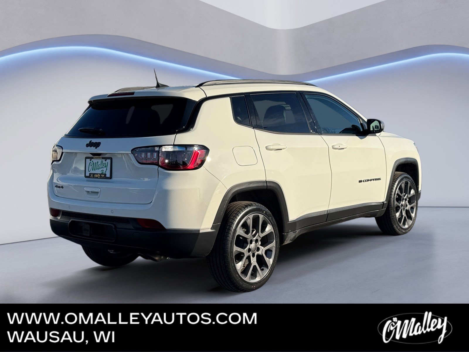 Used 2021 Jeep Compass Latitude w/ Driver Assistance Group image 5
