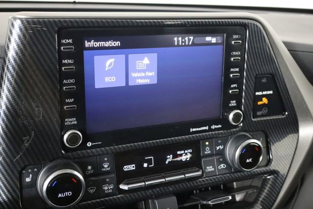Used 2022 Toyota Highlander XLE FWD image 37