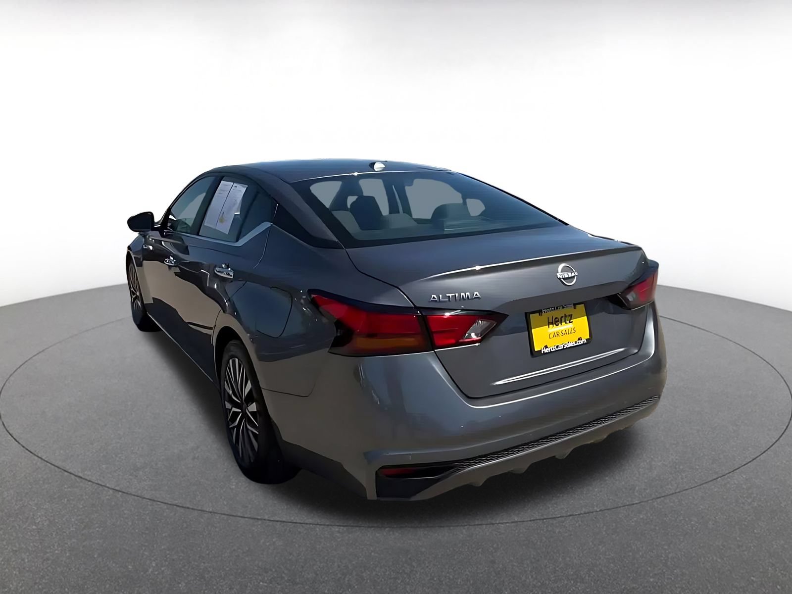 Used 2025 Nissan Altima 2.5 SV FWD image 11
