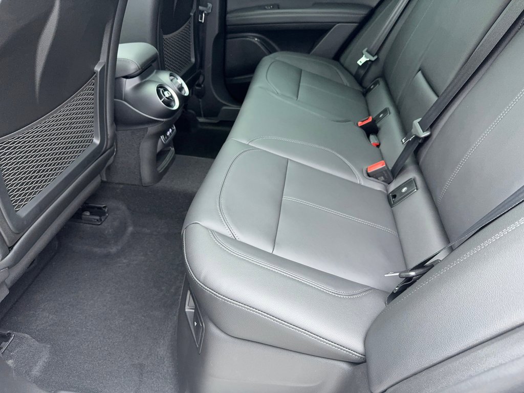 New 2025 Alfa Romeo Stelvio Sprint w/ Convenience Package image 36
