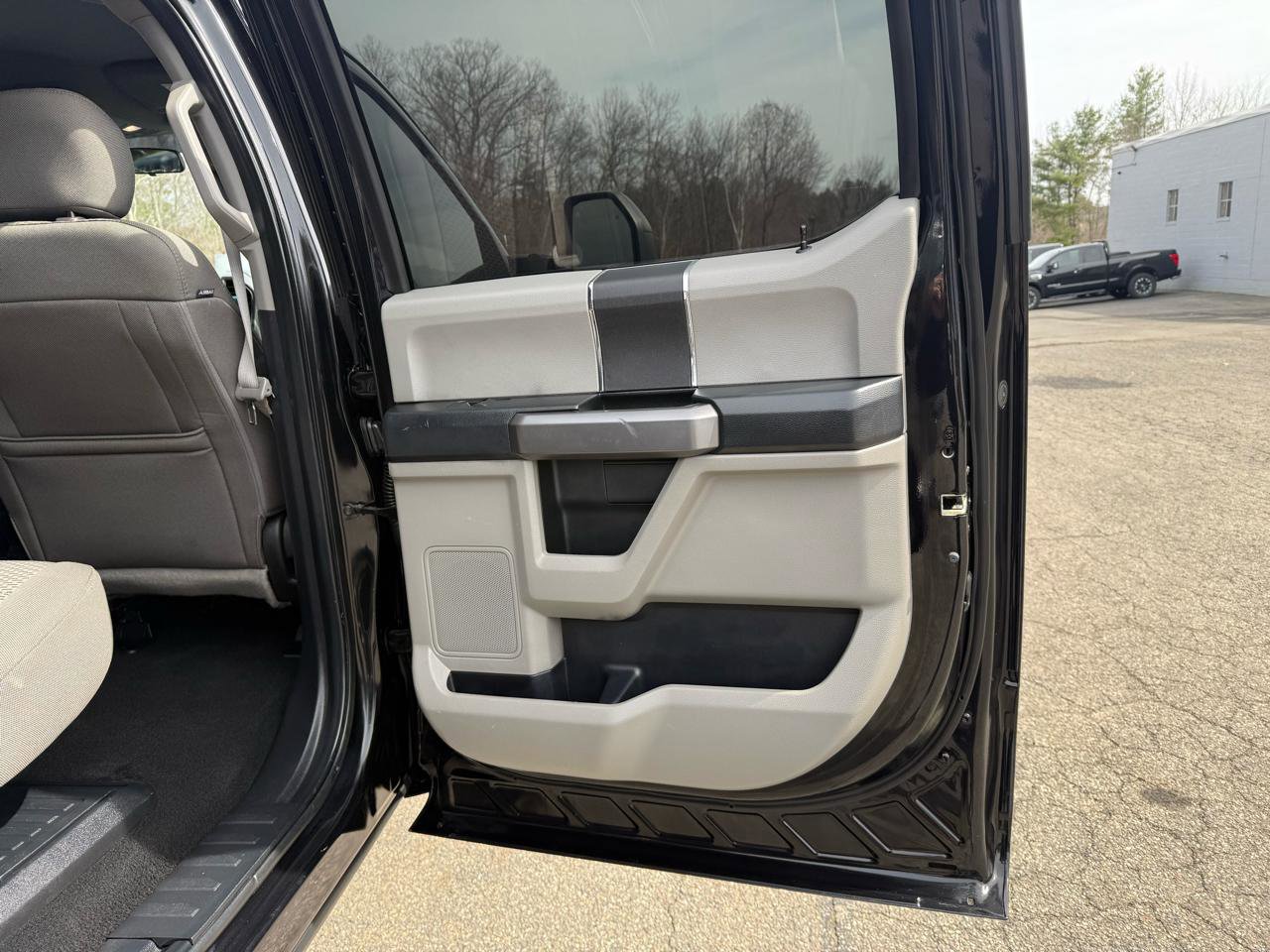 Used 2019 Ford F250 XLT w/ XLT Value Package image 27