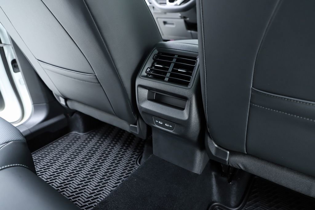 New 2026 Volkswagen Tiguan SE R-Line image 39