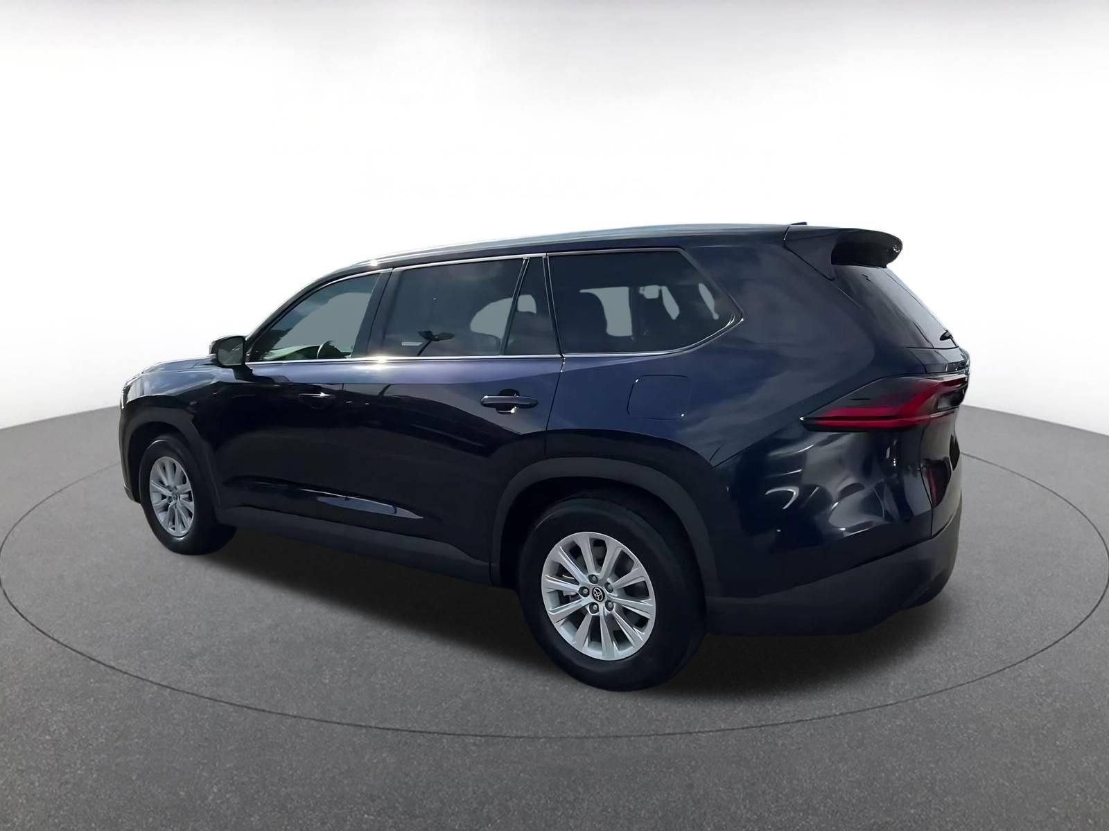 Used 2025 Toyota Grand Highlander FWD image 9