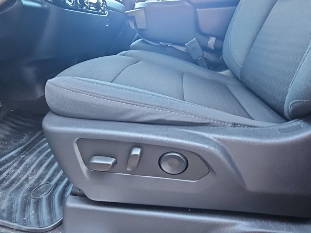 Used 2023 Chevrolet Silverado 1500 LT AWD/4WD image 20