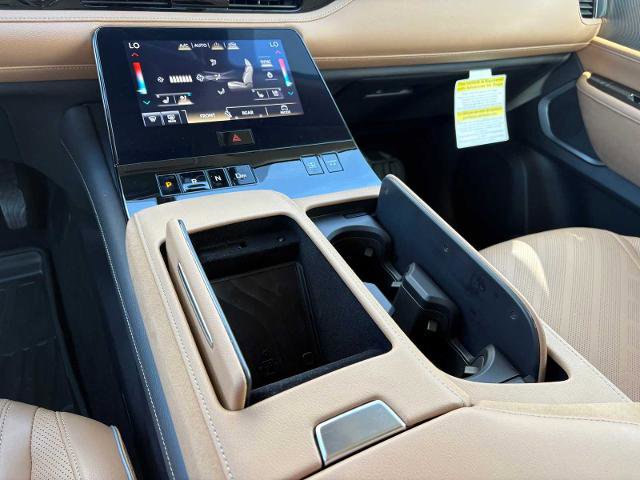 Certified 2025 INFINITI QX80 Luxe image 16