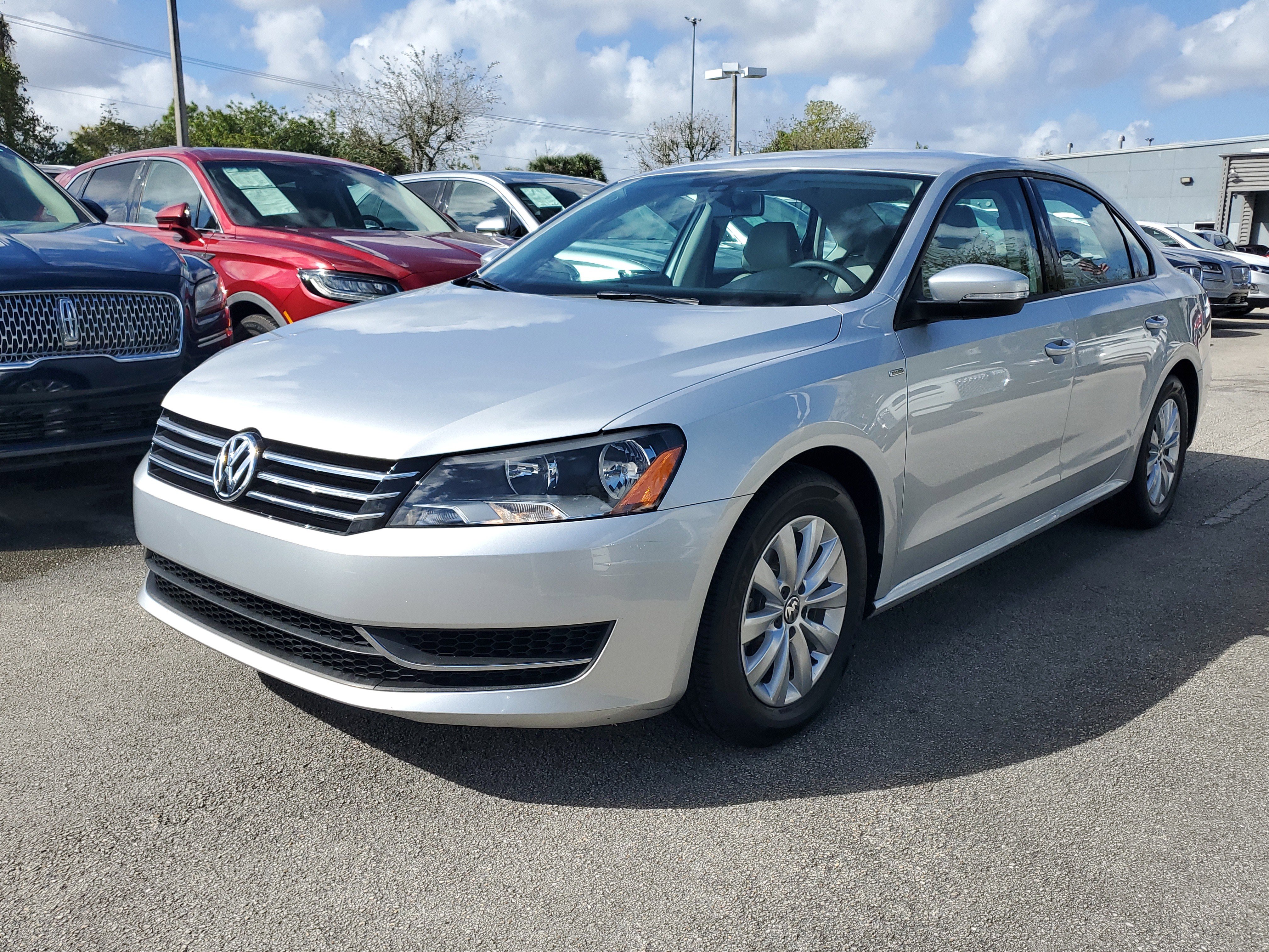 Used 2015 Volkswagen Passat 1.8T S image 3