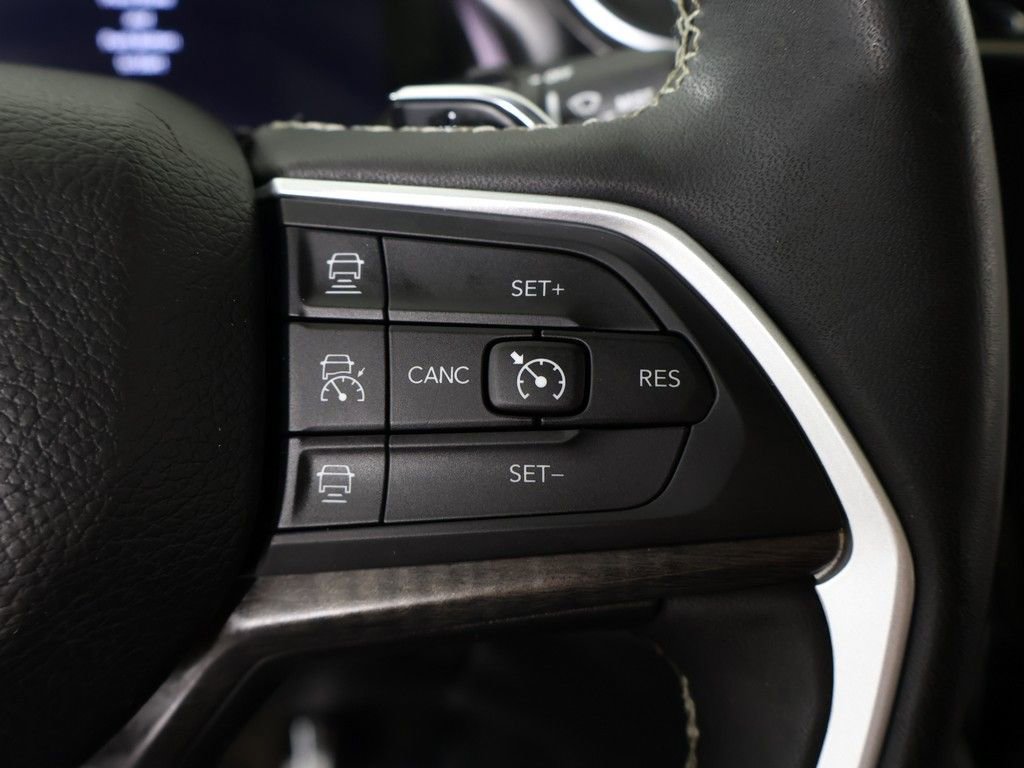 Used 2023 Jeep Grand Cherokee L Limited w/ Luxury Tech Group II AWD/4WD image 50
