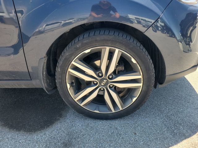 Used 2016 Kia Soul + w/ Audio Package FWD image 5