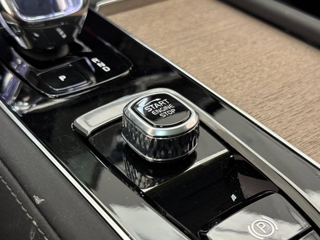 New 2026 Volvo XC90 B5 Core AWD/4WD image 23