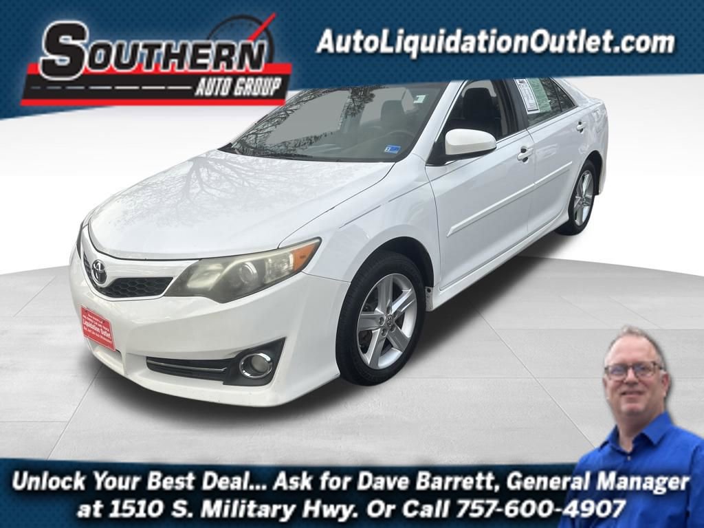 Used 2014 Toyota Camry SE image 1
