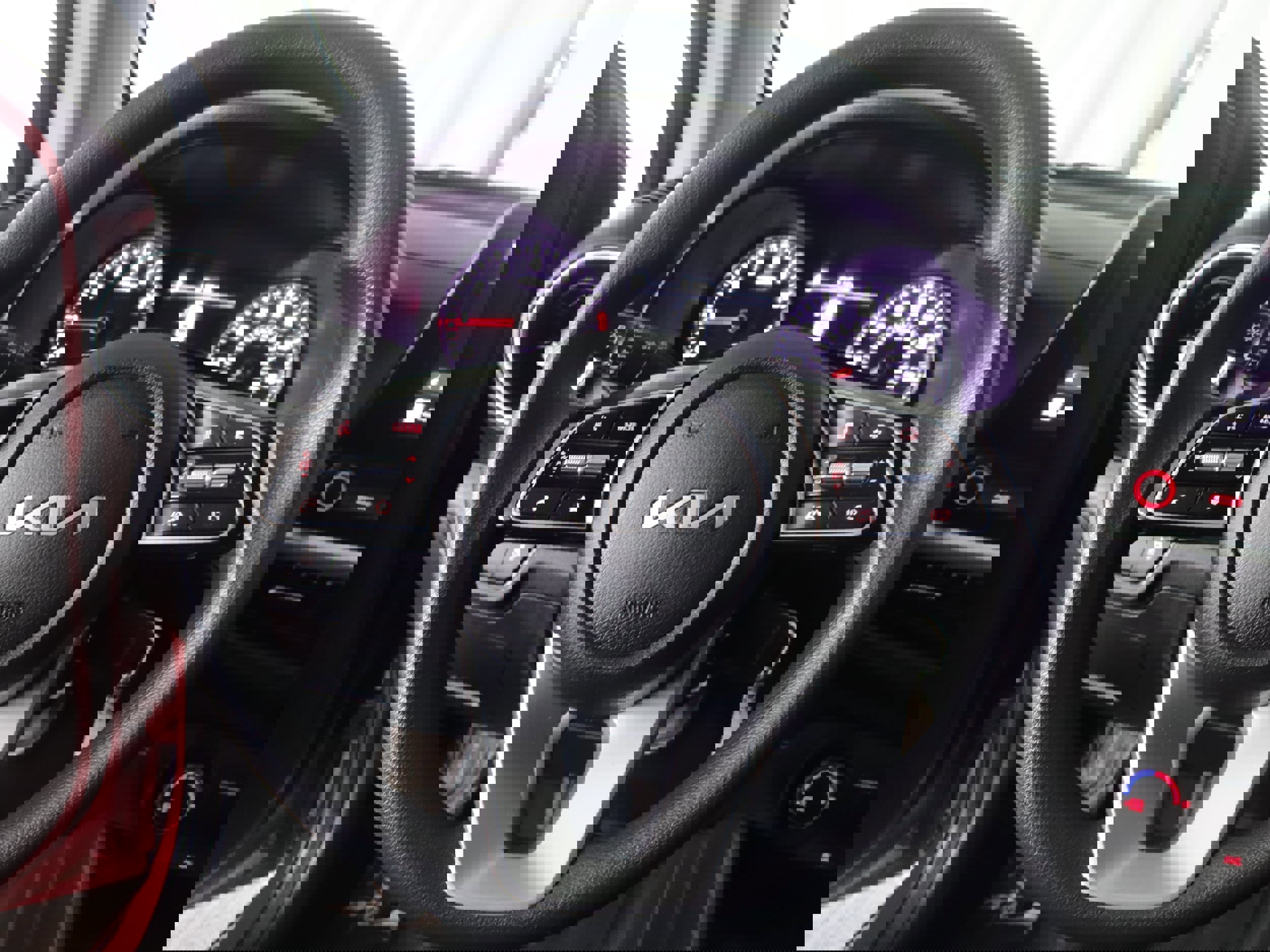 Used 2023 Kia Forte LXS image 12