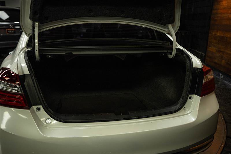 Used 2017 Honda Accord Sport image 7