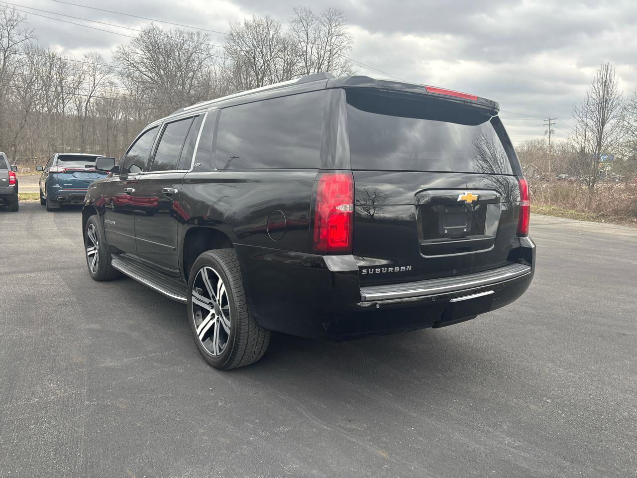Used 2015 Chevrolet Suburban LTZ image 4