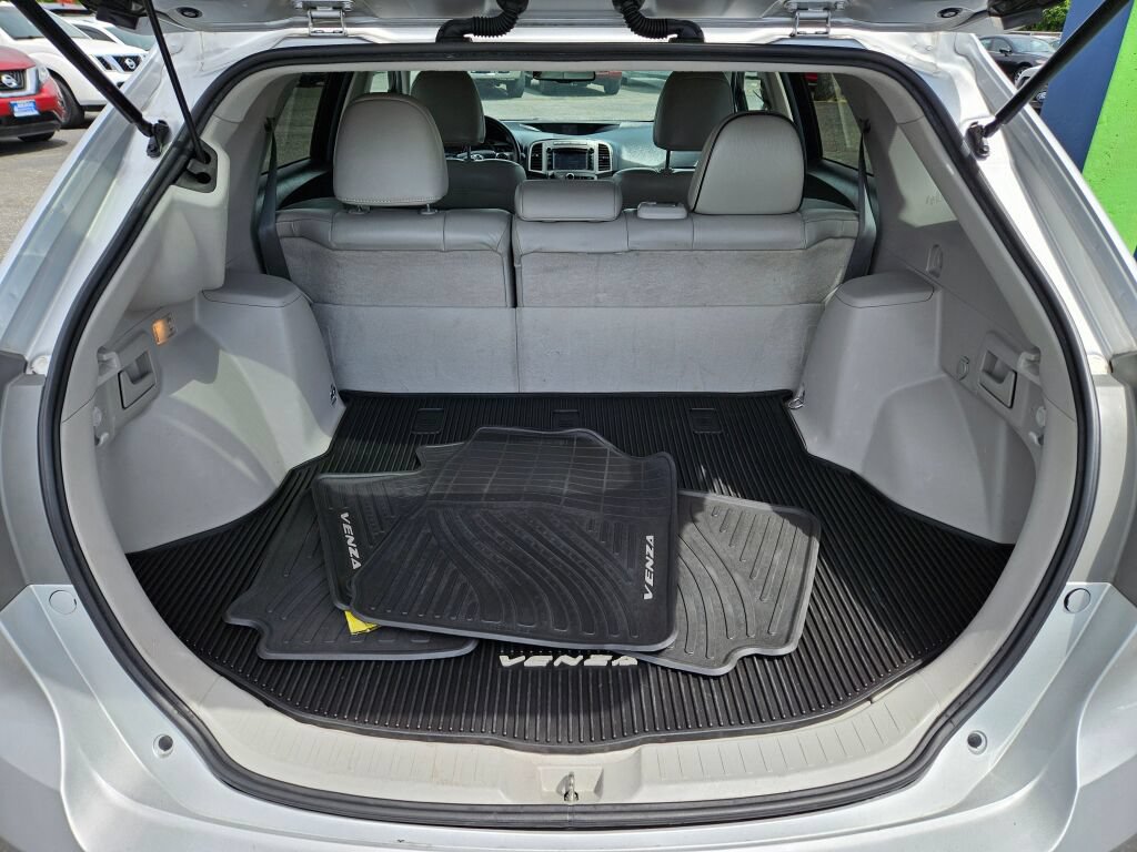 Used 2013 Toyota Venza XLE w/ Tow Prep Pkg AWD/4WD image 9