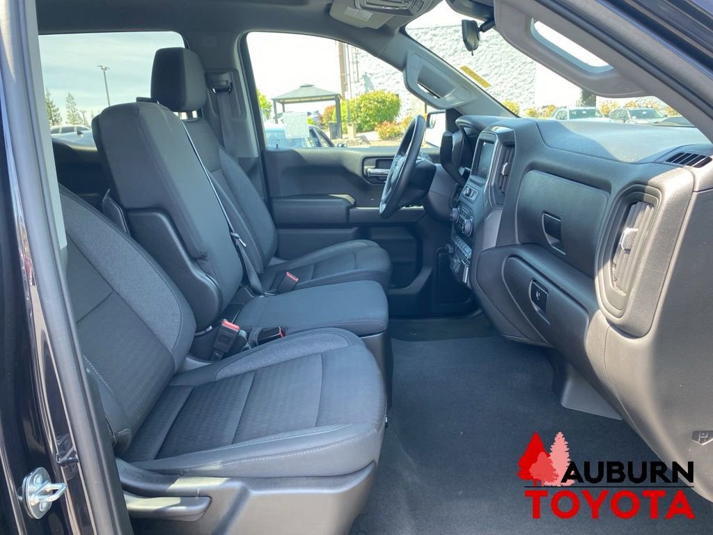 Used 2024 Chevrolet Silverado 1500 Custom Trail Boss w/ Dark Appearance Package AWD/4WD image 13