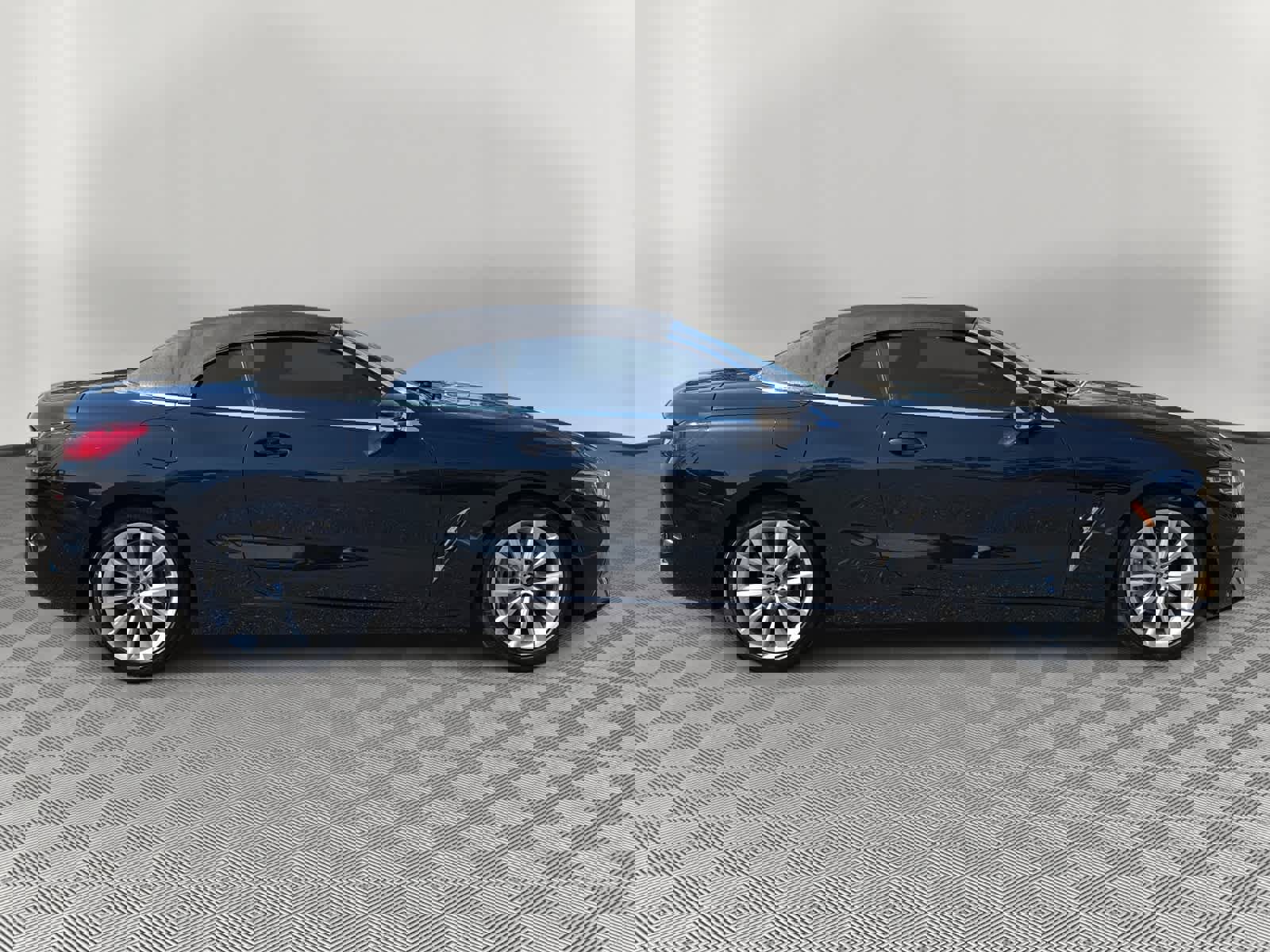 Used 2020 BMW 840i Convertible w/ Comfort Seating Package image 4