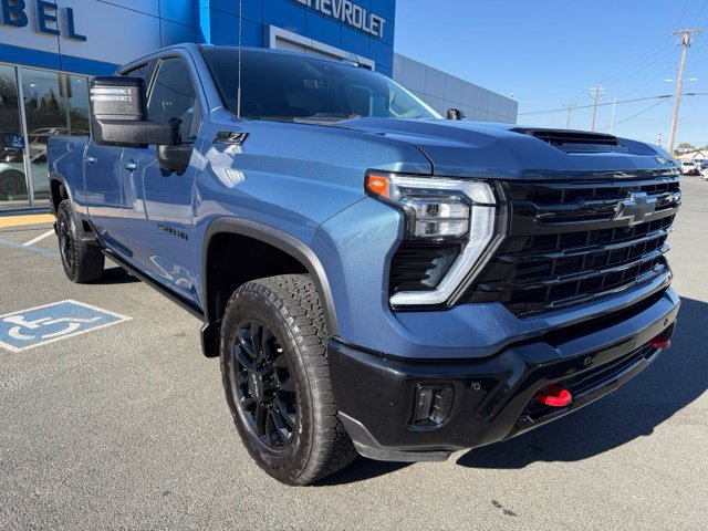 Used 2025 Chevrolet Silverado 2500 LTZ w/ Trail Boss Package AWD/4WD image 3