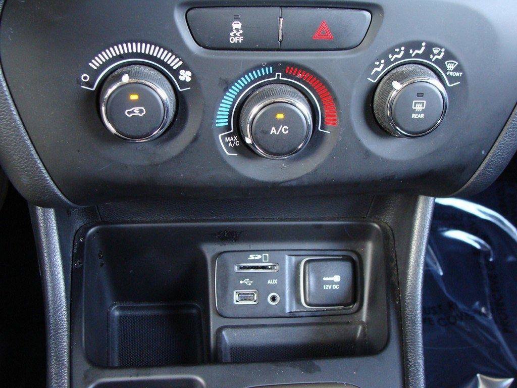 Used 2017 Jeep Cherokee Sport FWD image 21