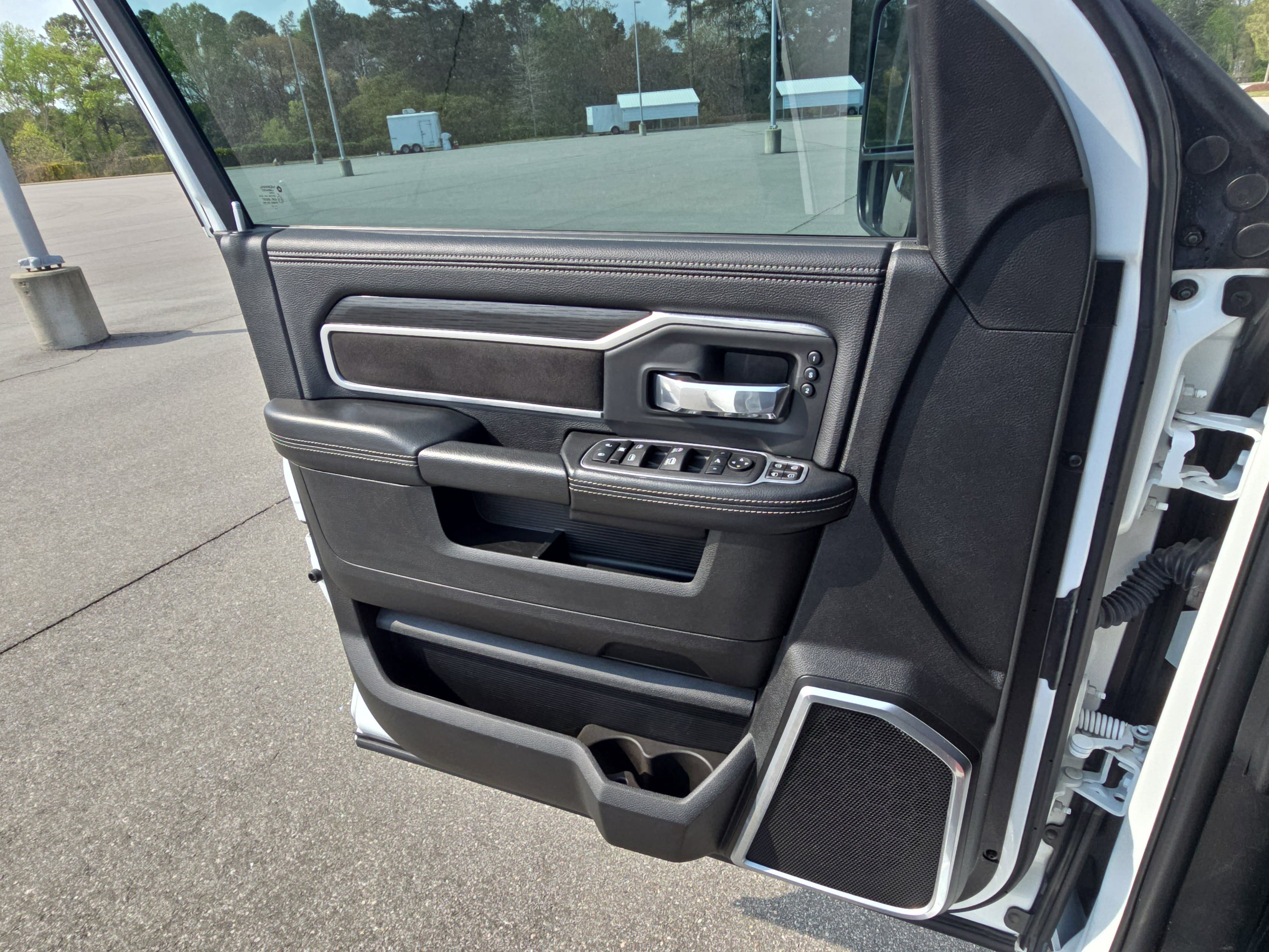 Used 2023 RAM 2500 Laramie w/ Night Edition image 26