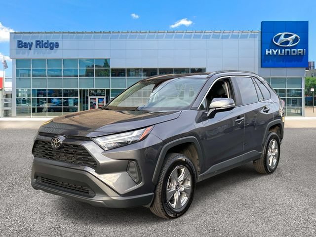 Used 2025 Toyota RAV4 XLE AWD/4WD image 10