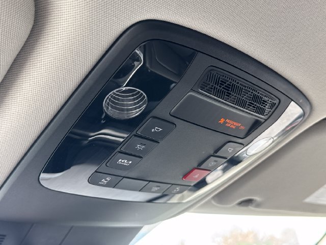 Used 2026 Kia Carnival LXS FWD image 29