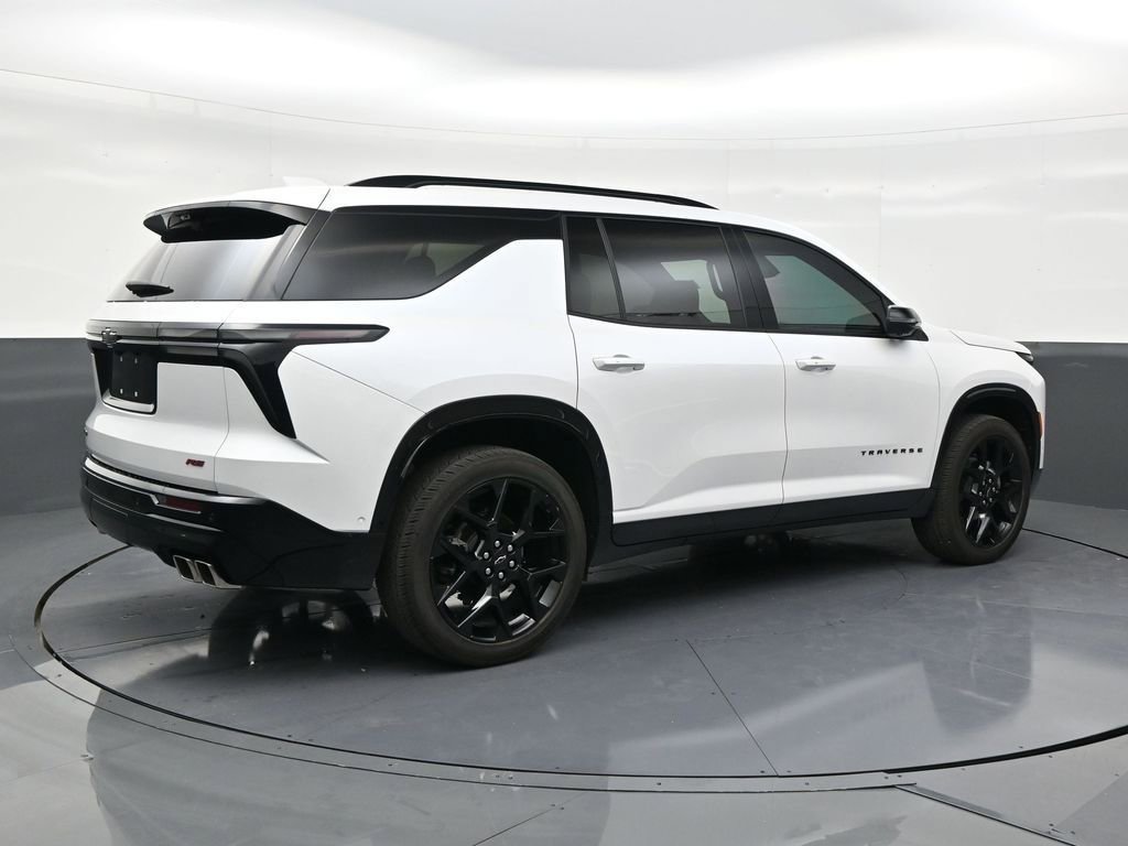 Used 2025 Chevrolet Traverse RS FWD image 5