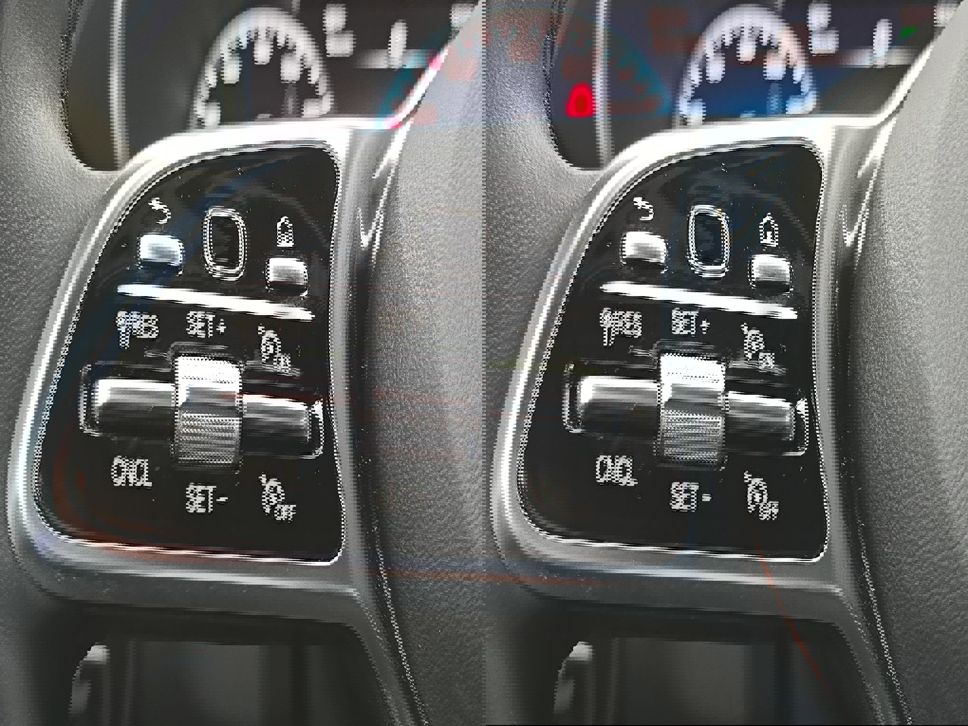 Used 2023 Mercedes-Benz GLC 300 4MATIC Coupe image 17