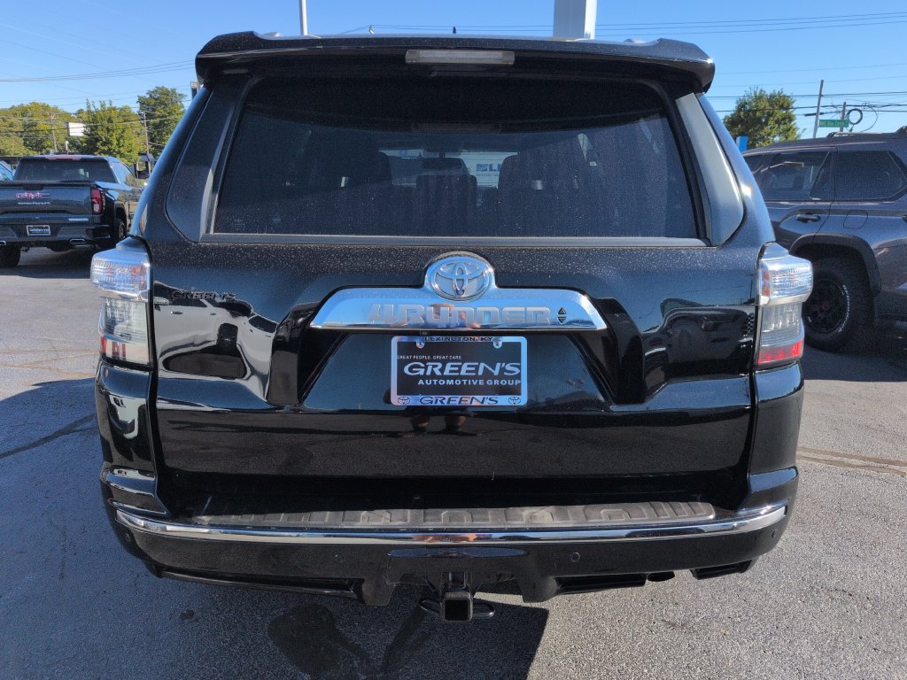 Used 2017 Toyota 4Runner Limited AWD/4WD image 4