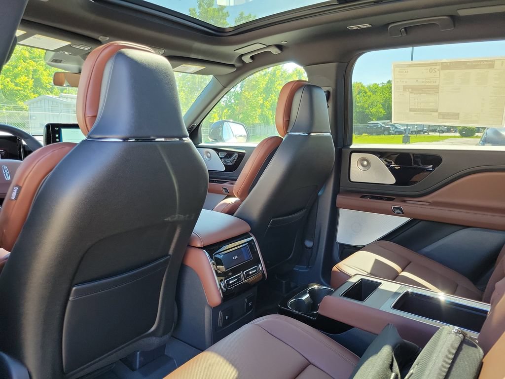 New 2026 Lincoln Aviator Reserve AWD/4WD image 16
