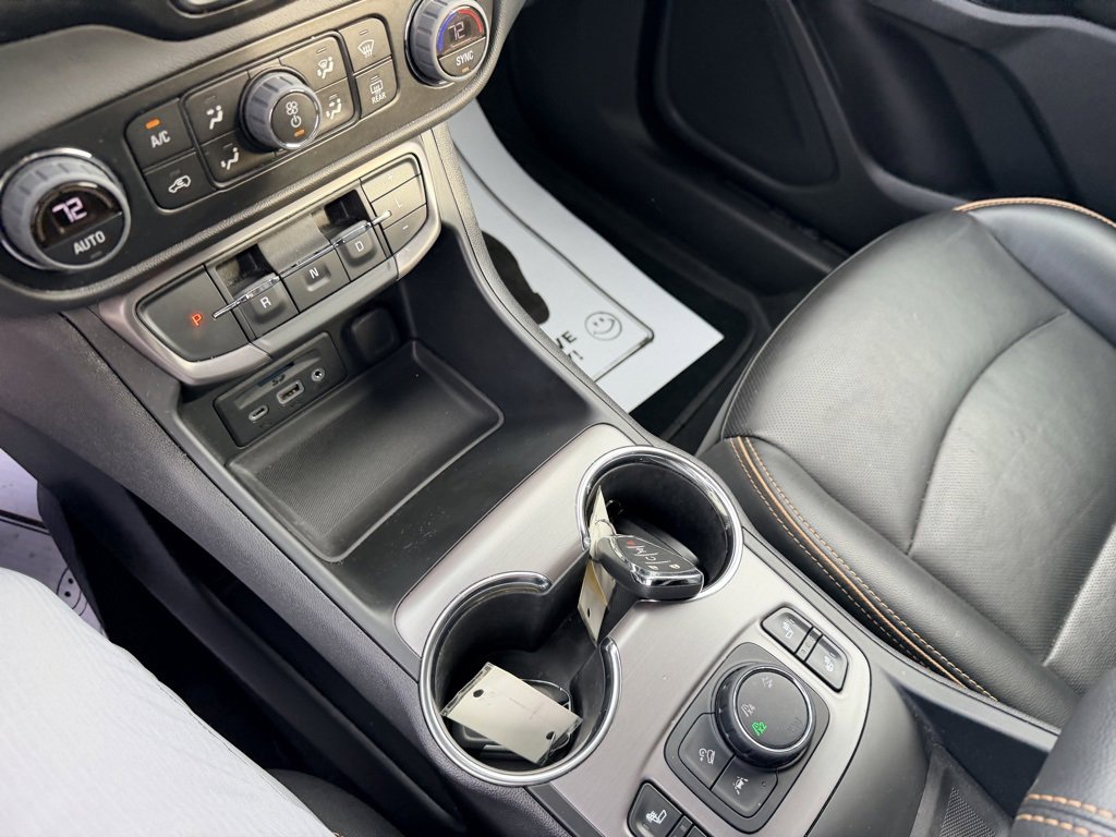 Used 2022 GMC Terrain AT4 image 20