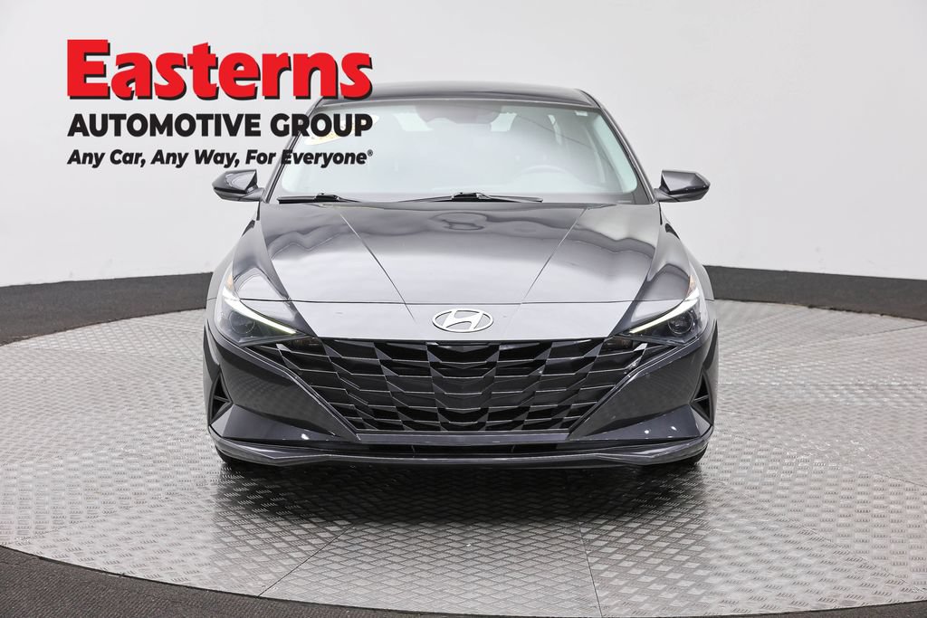 Used 2021 Hyundai Elantra SEL FWD image 2