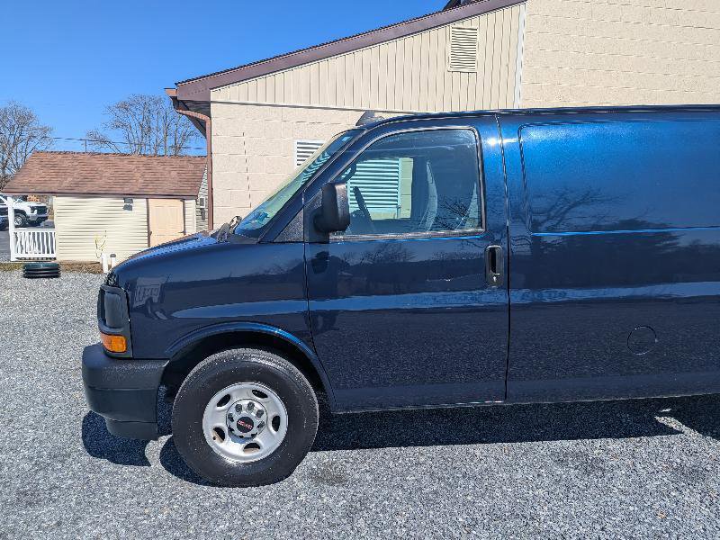 Used 2017 GMC Savana 2500 RWD image 2