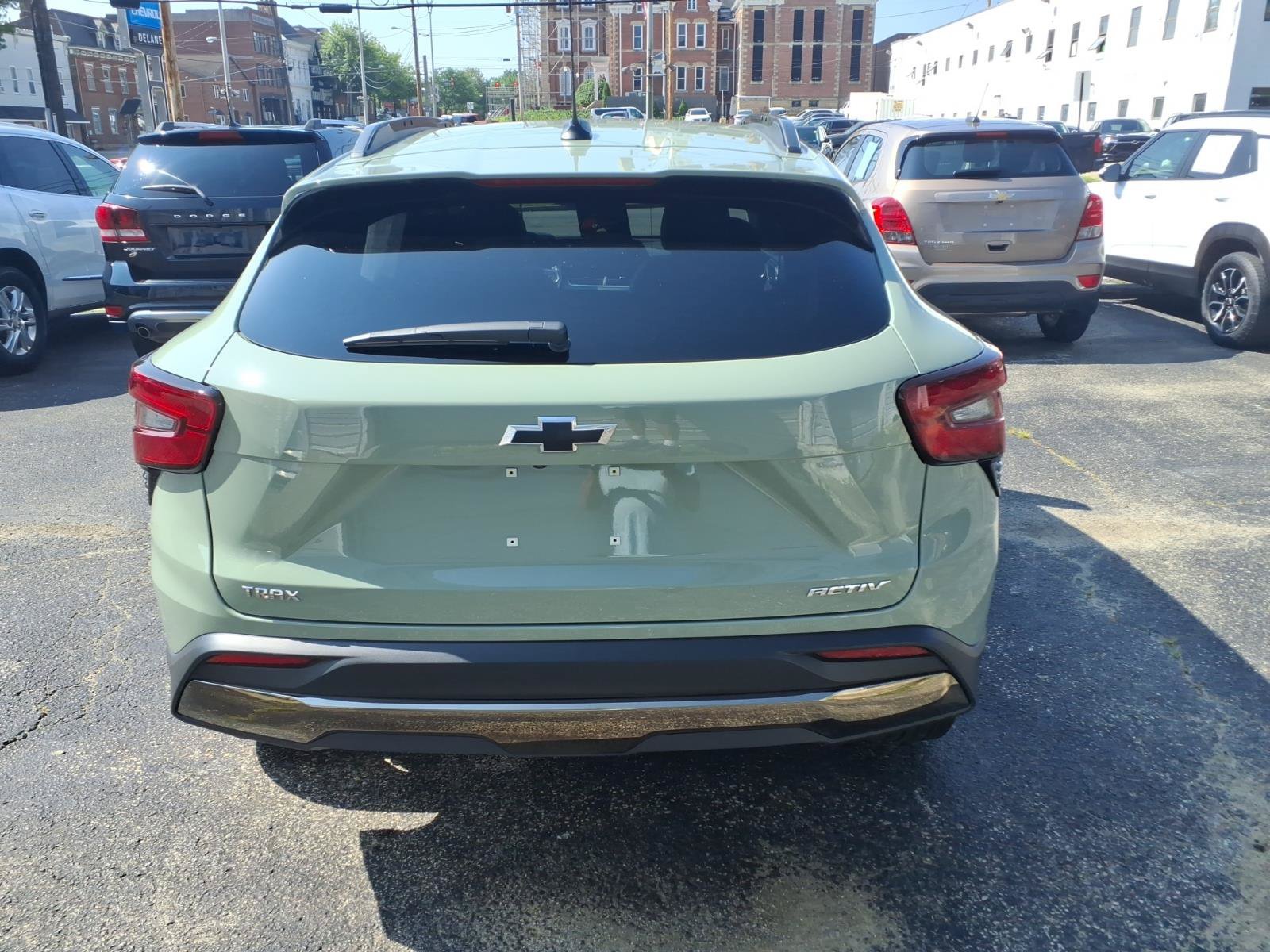 Used 2025 Chevrolet Trax ACTIV FWD image 6