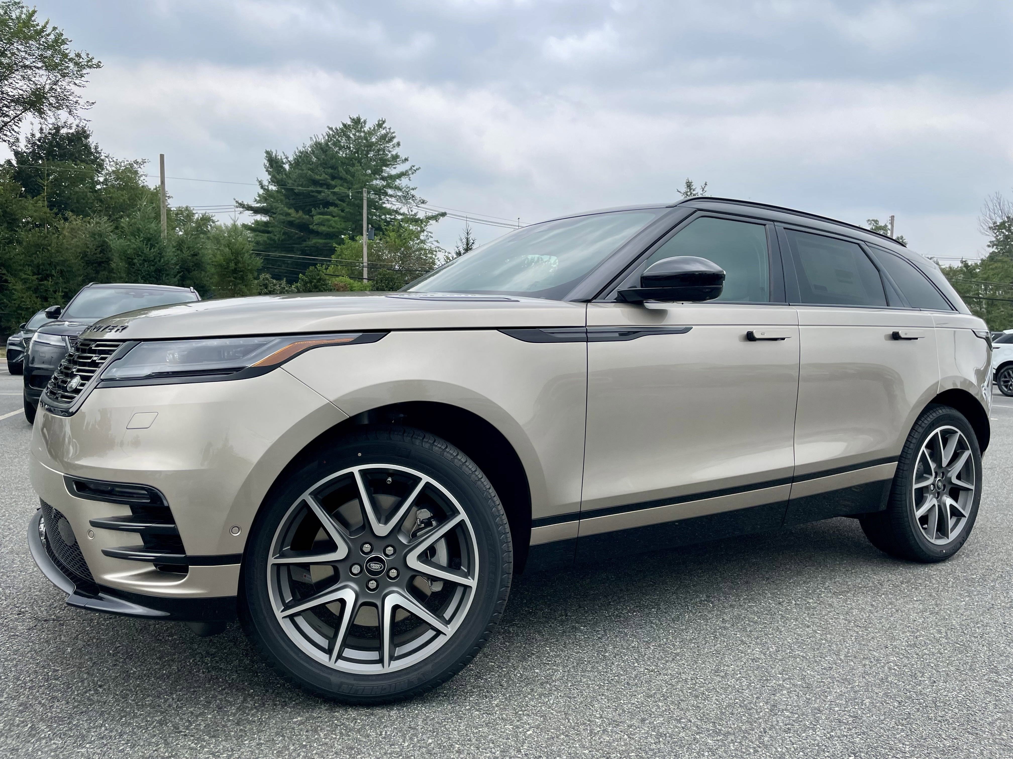 New 2026 Land Rover Range Rover Velar Dynamic SE image 35