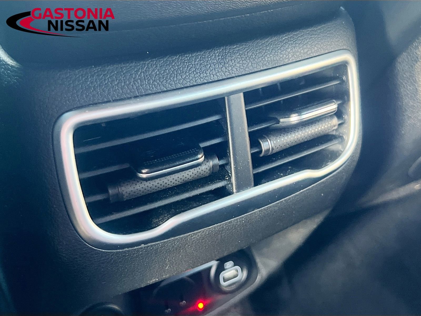 Used 2023 Hyundai Santa Fe Calligraphy image 35