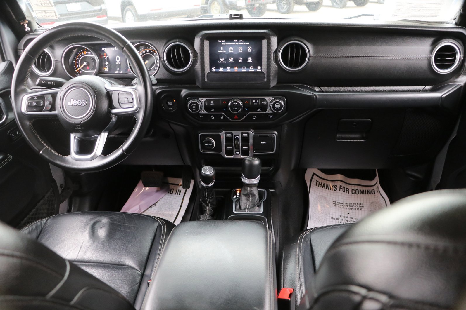 Used 2018 Jeep Wrangler Unlimited Sahara AWD/4WD image 15