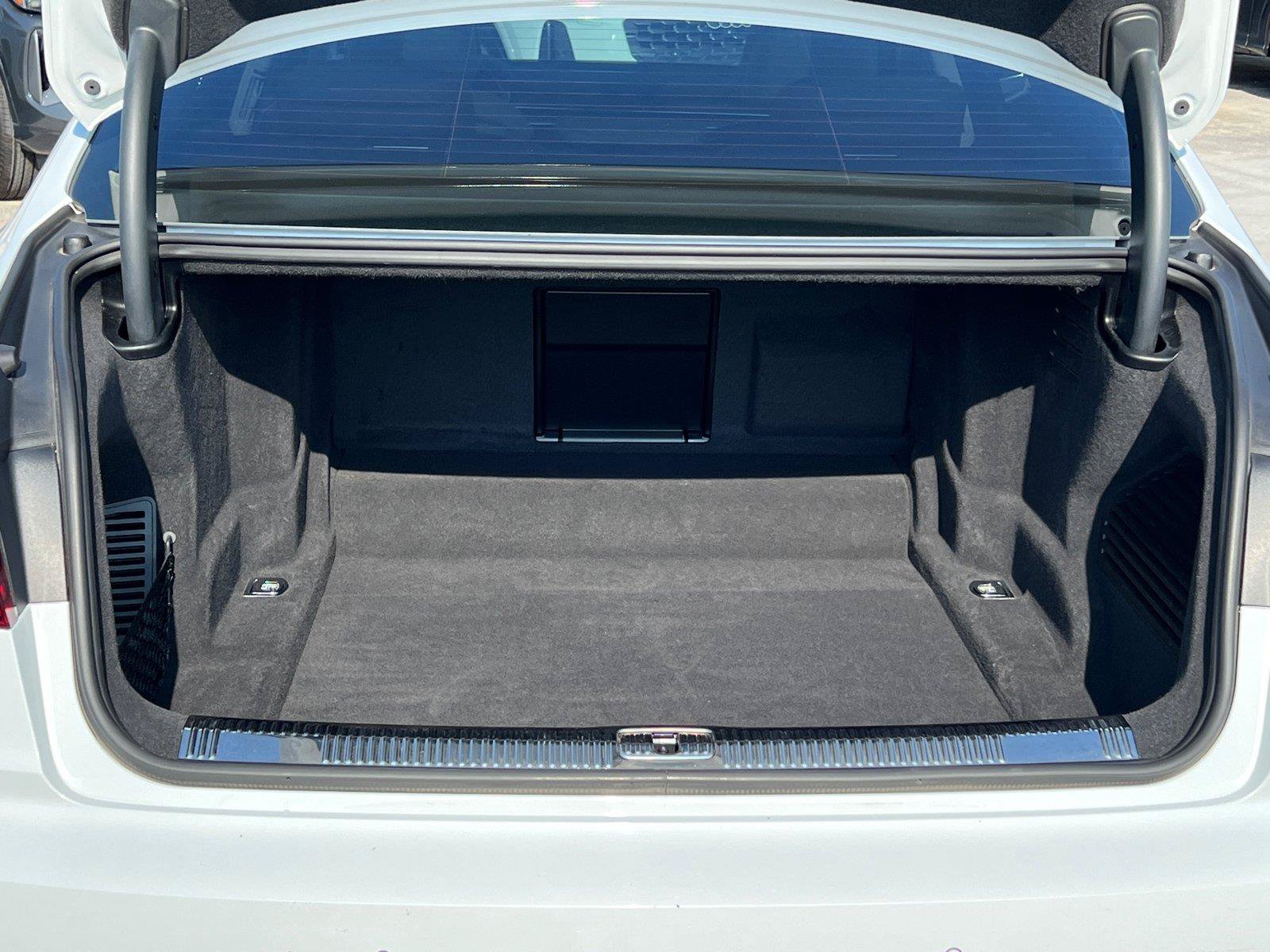 Used 2022 Audi A8 L 3.0T AWD/4WD image 18