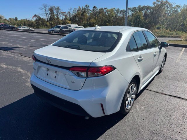 Used 2025 Toyota Corolla LE FWD image 3