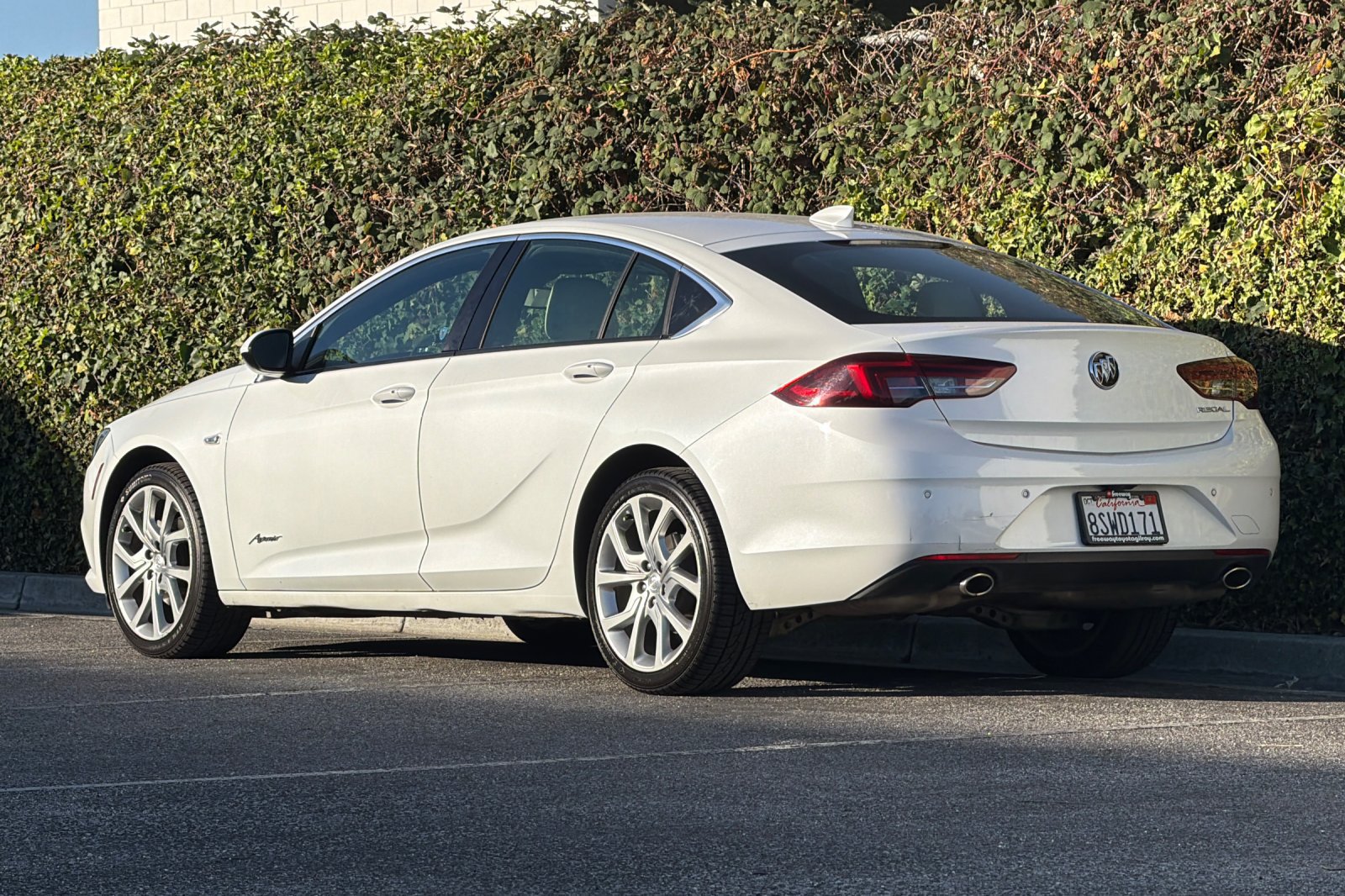 Used 2020 Buick Regal Avenir w/ Driver Confidence Package II FWD image 6