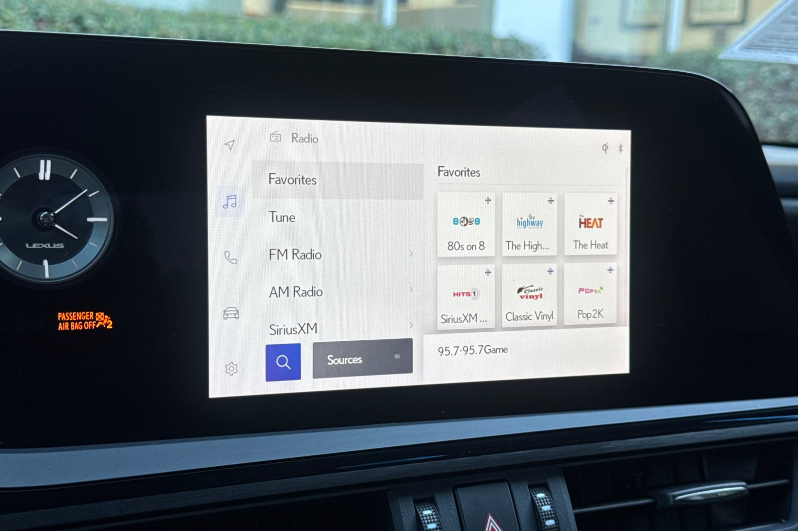 Used 2025 Lexus ES 300h w/ Premium Package FWD image 18