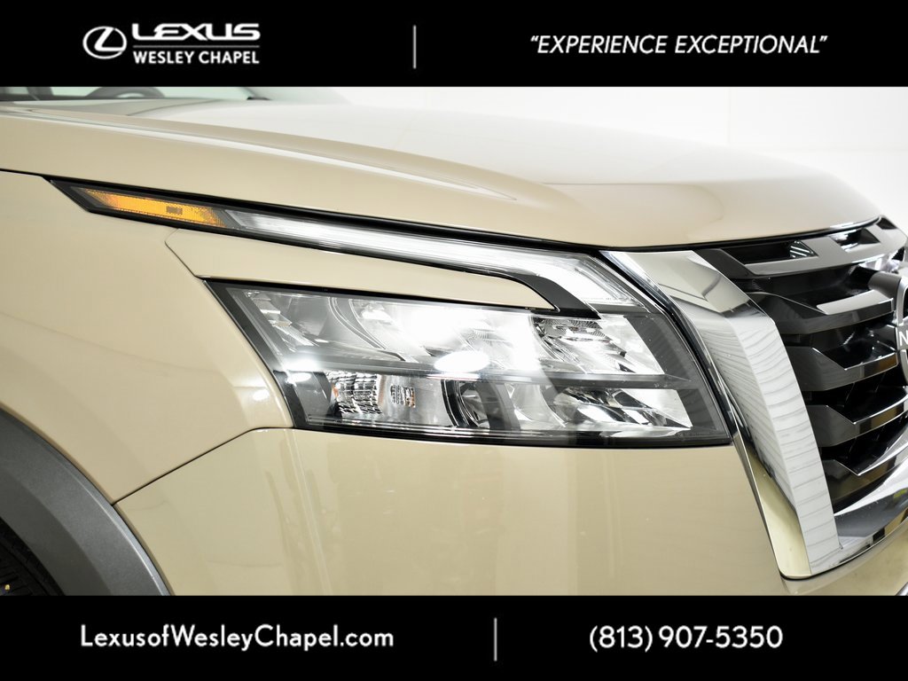 Used 2025 Nissan Pathfinder Platinum w/ Cargo Package image 3